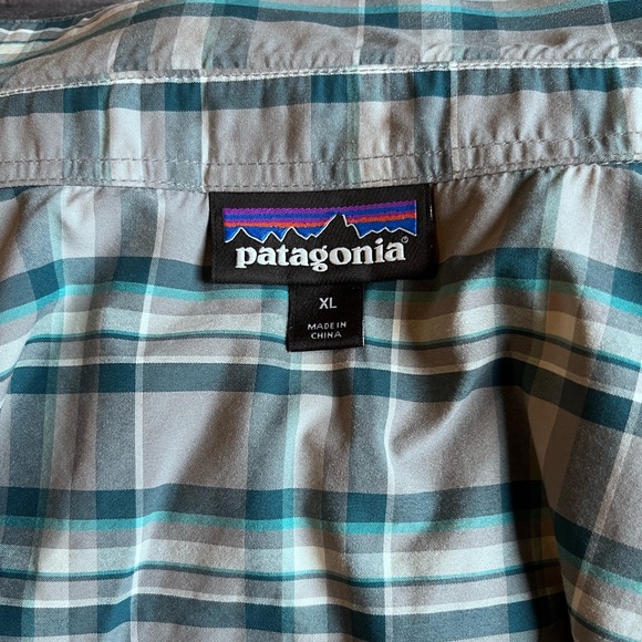 Patagonia Blue and White Casual Button Down Shirt - Picture 6 of 7